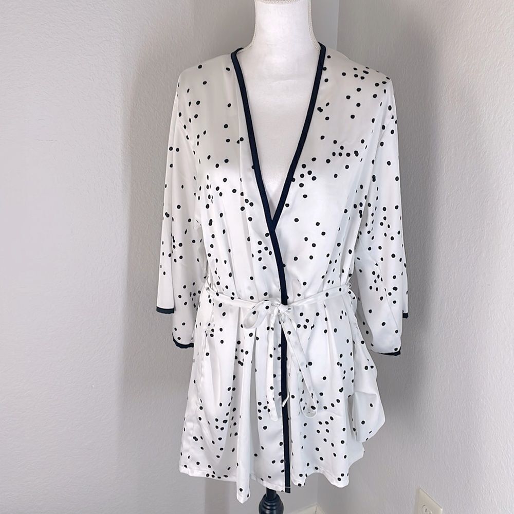 Kate Spade confetti dot robe with belt and pockets size L/XL